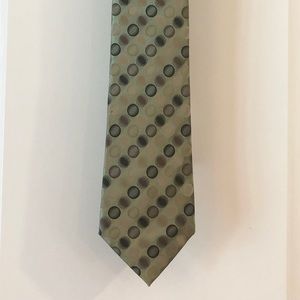Green polka dot tie